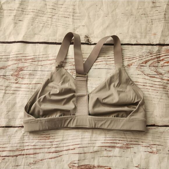 Athleta Pyramid Wireless Racerback Bra Size XS - Picture 2 of 4